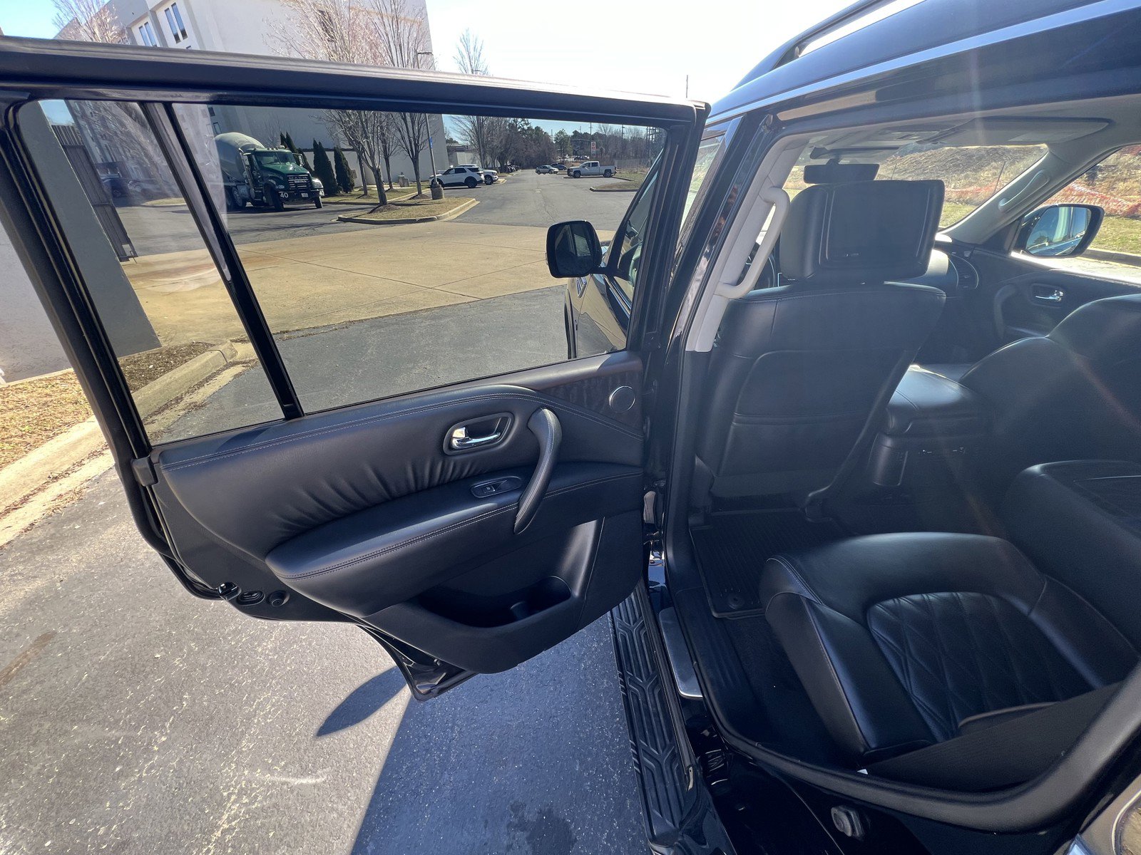 Used 2021 Nissan Armada Platinum w/ Captain's Chairs Package image 12