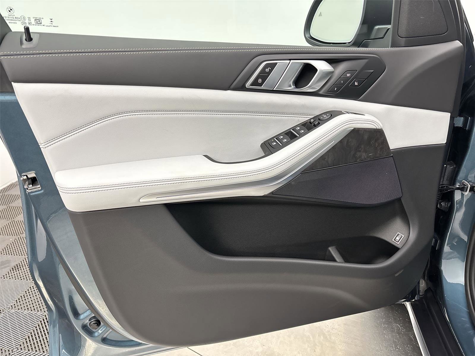 New 2026 BMW X5 xDrive50e w/ Climate Comfort Package image 26