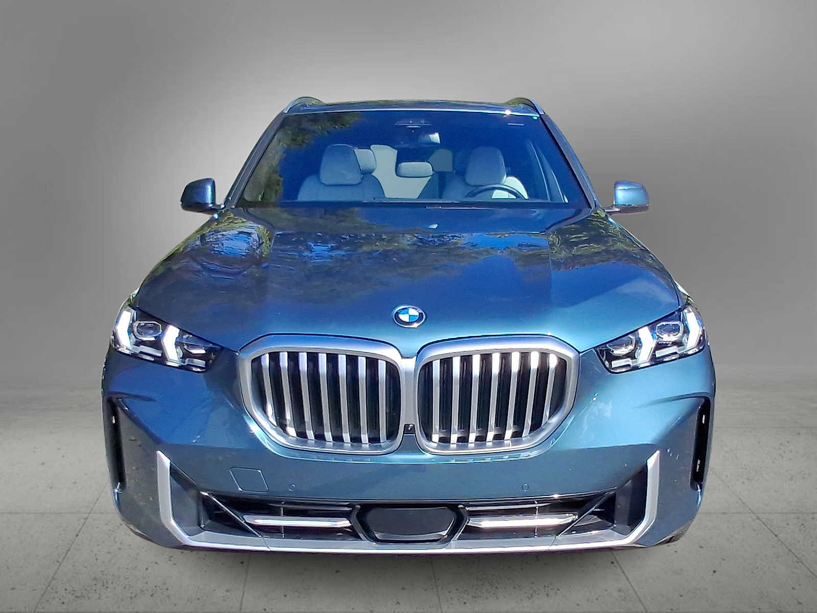Used 2024 BMW X5 xDrive40i w/ Premium Package AWD/4WD image 3