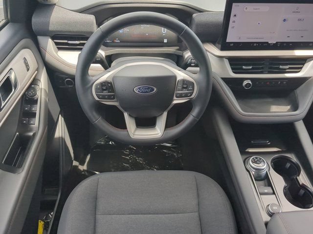 Used 2025 Ford Explorer Active RWD image 14