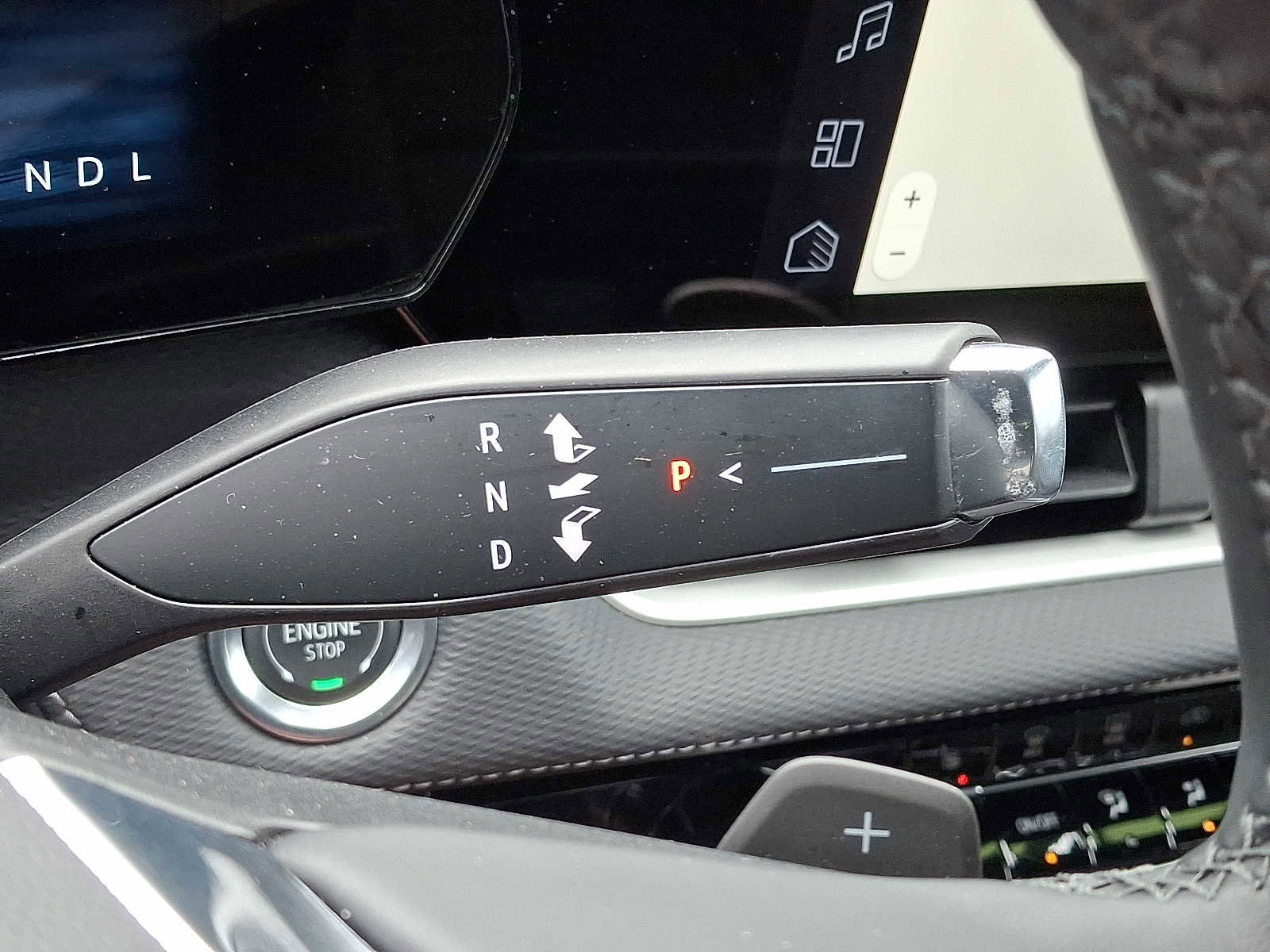 Used 2025 Chevrolet Equinox LT w/ Safety and Technology Package image 14