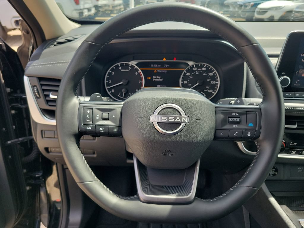 Used 2025 Nissan Rogue SV FWD image 22