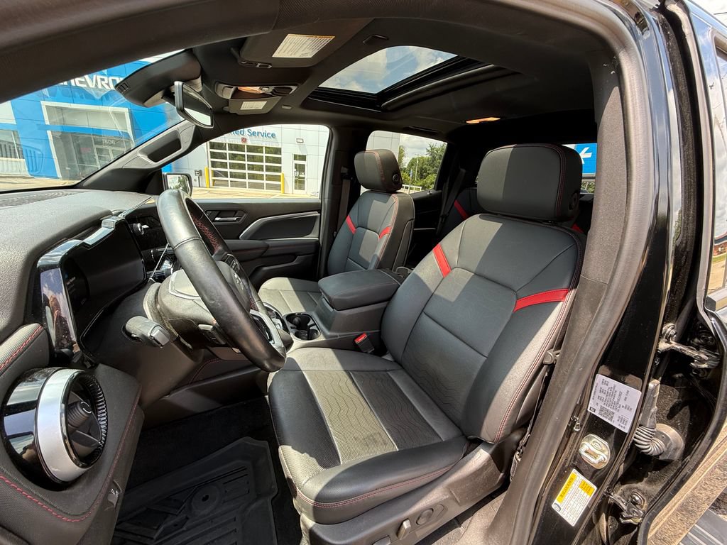 Certified 2025 Chevrolet Colorado Z71 w/ Midnight Edition AWD/4WD image 20
