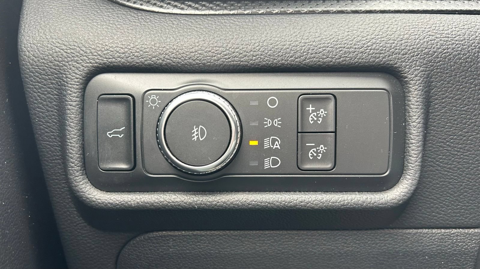 Used 2020 Ford Explorer ST w/ ST High-Performance Pack AWD/4WD image 18
