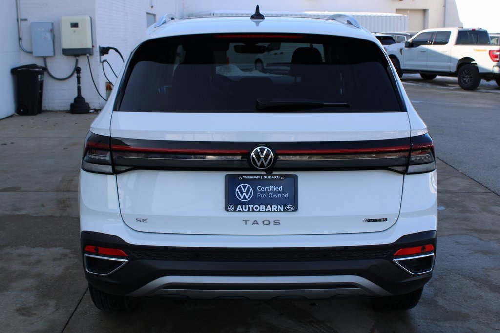 Certified 2025 Volkswagen Taos SE image 5