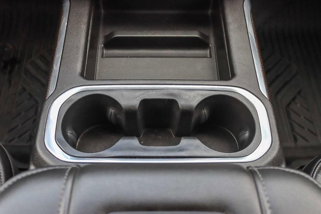 Used 2020 Chevrolet Silverado 1500 LT Trail Boss w/ Midnight Edition image 31