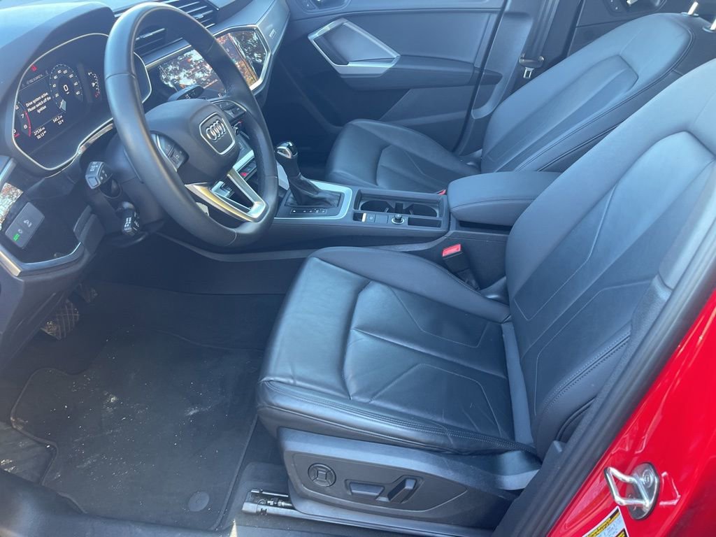 Used 2025 Audi Q3 2.0T Premium image 13
