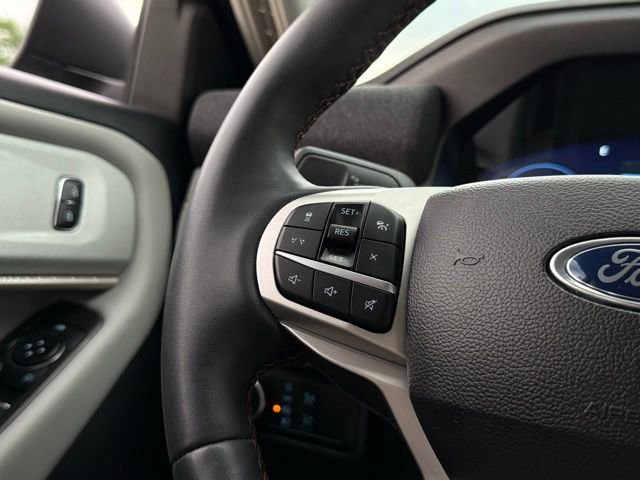 Certified 2025 Ford Explorer Active w/ Active Comfort Package AWD/4WD image 11