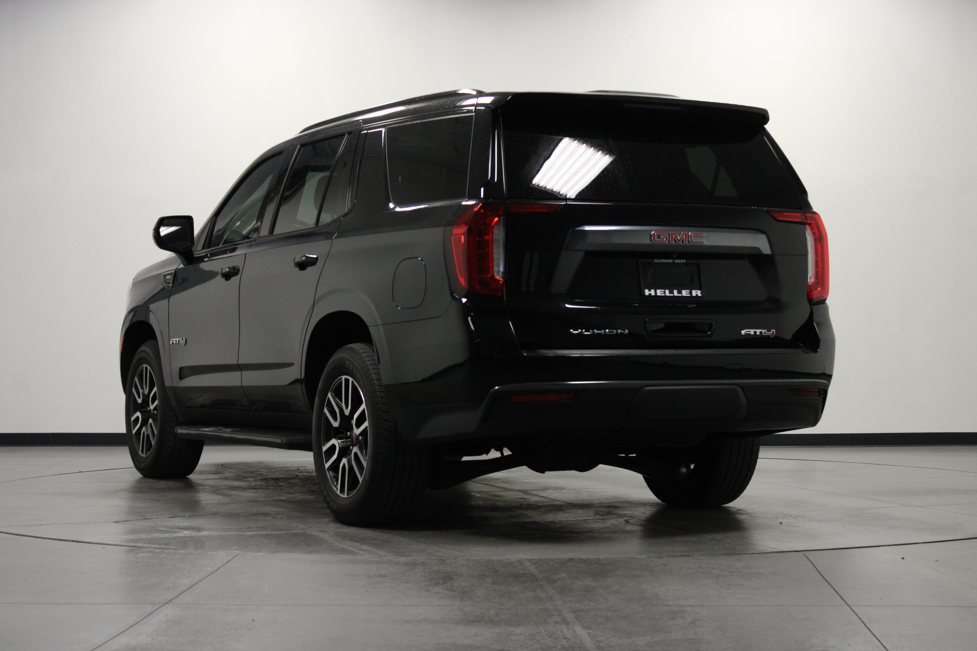 Used 2023 GMC Yukon AT4 AWD/4WD image 6