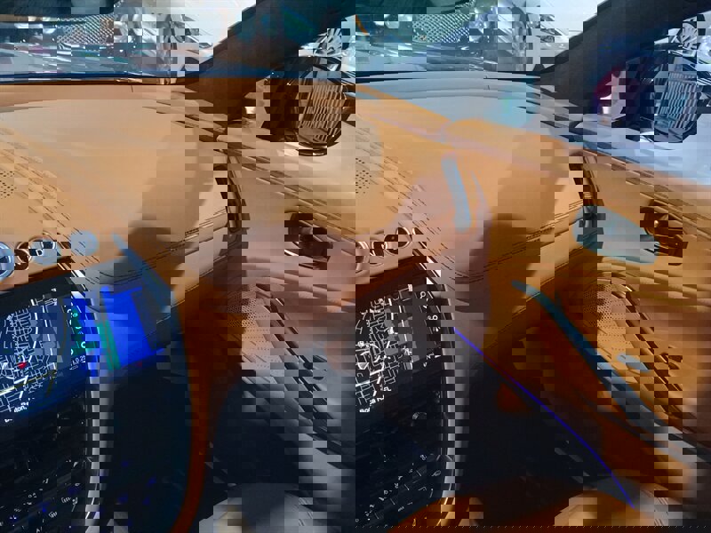 Used 2021 Aston Martin DBX image 22