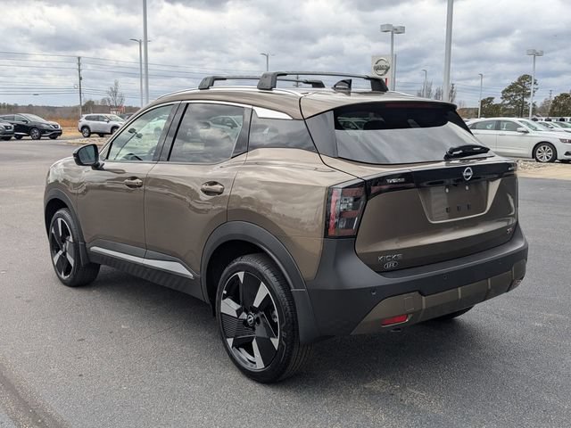New 2026 Nissan Kicks SR w/ Cold Weather Package FWD image 5
