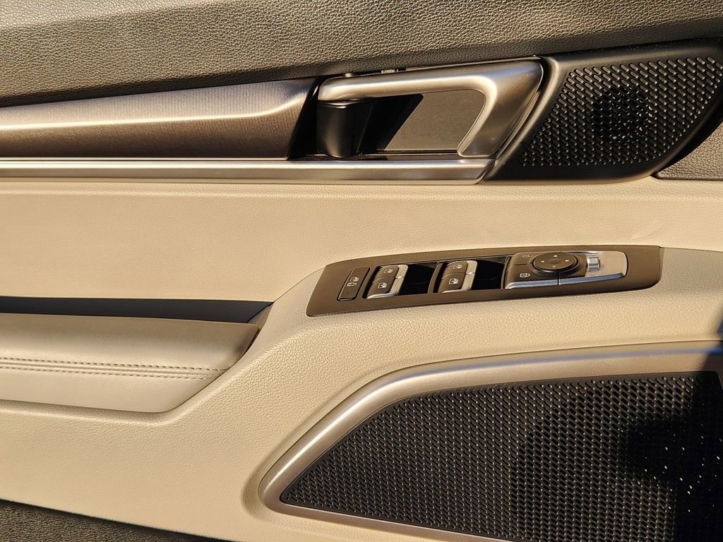 Used 2024 Kia Telluride S w/ S Sunroof Package image 8