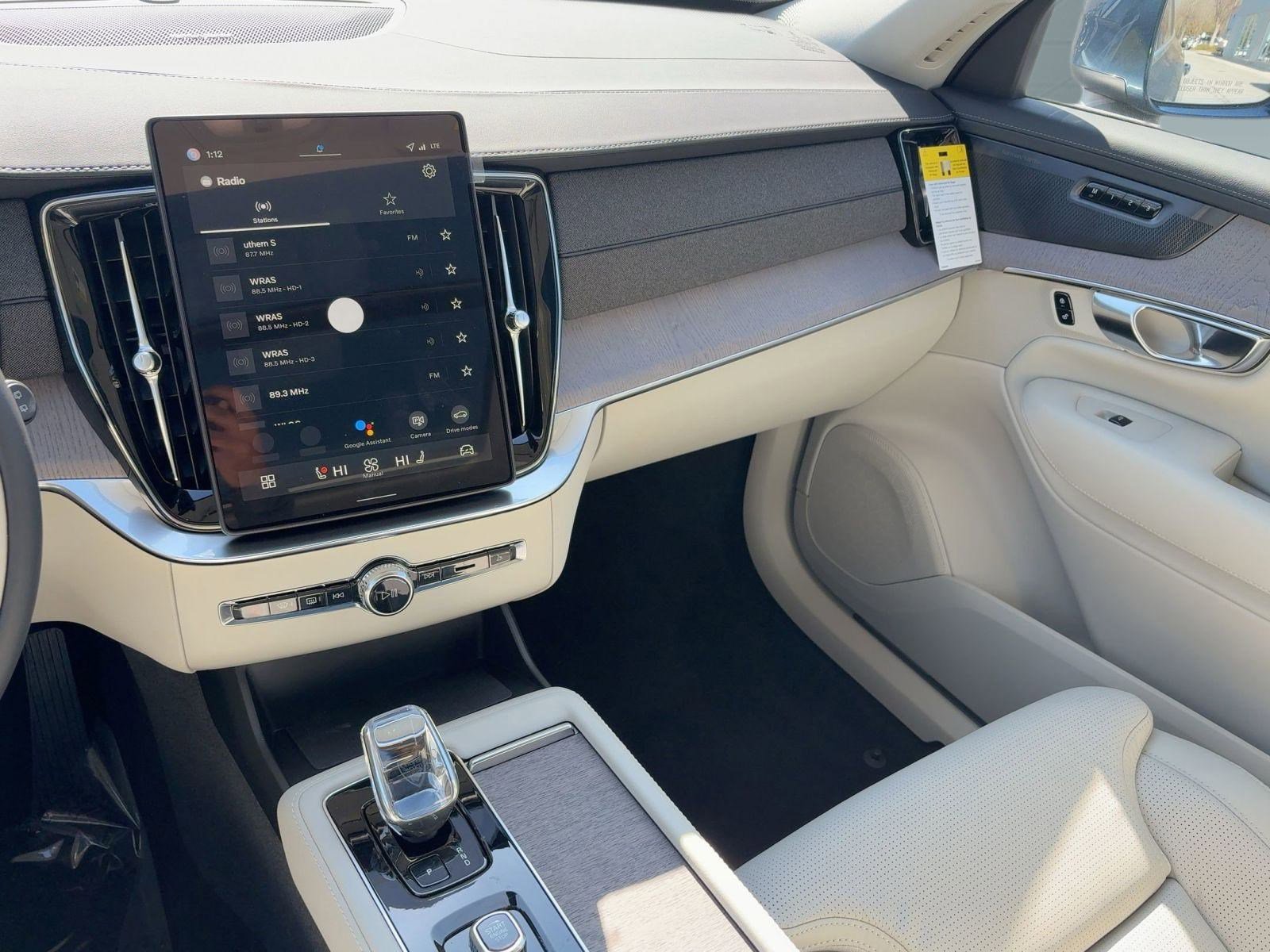 New 2026 Volvo XC90 B6 Ultra w/ Protection Package image 26