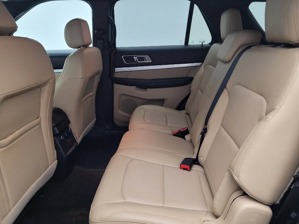 Used 2017 Ford Explorer XLT w/ Equipment Group 202A image 18