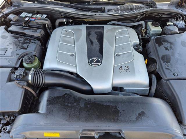 Used 2004 Lexus LS 430 RWD image 23