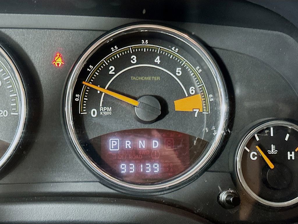 Used 2014 Jeep Compass Latitude FWD image 15
