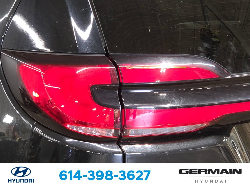 Used 2023 Chrysler Pacifica Touring-L FWD image 16
