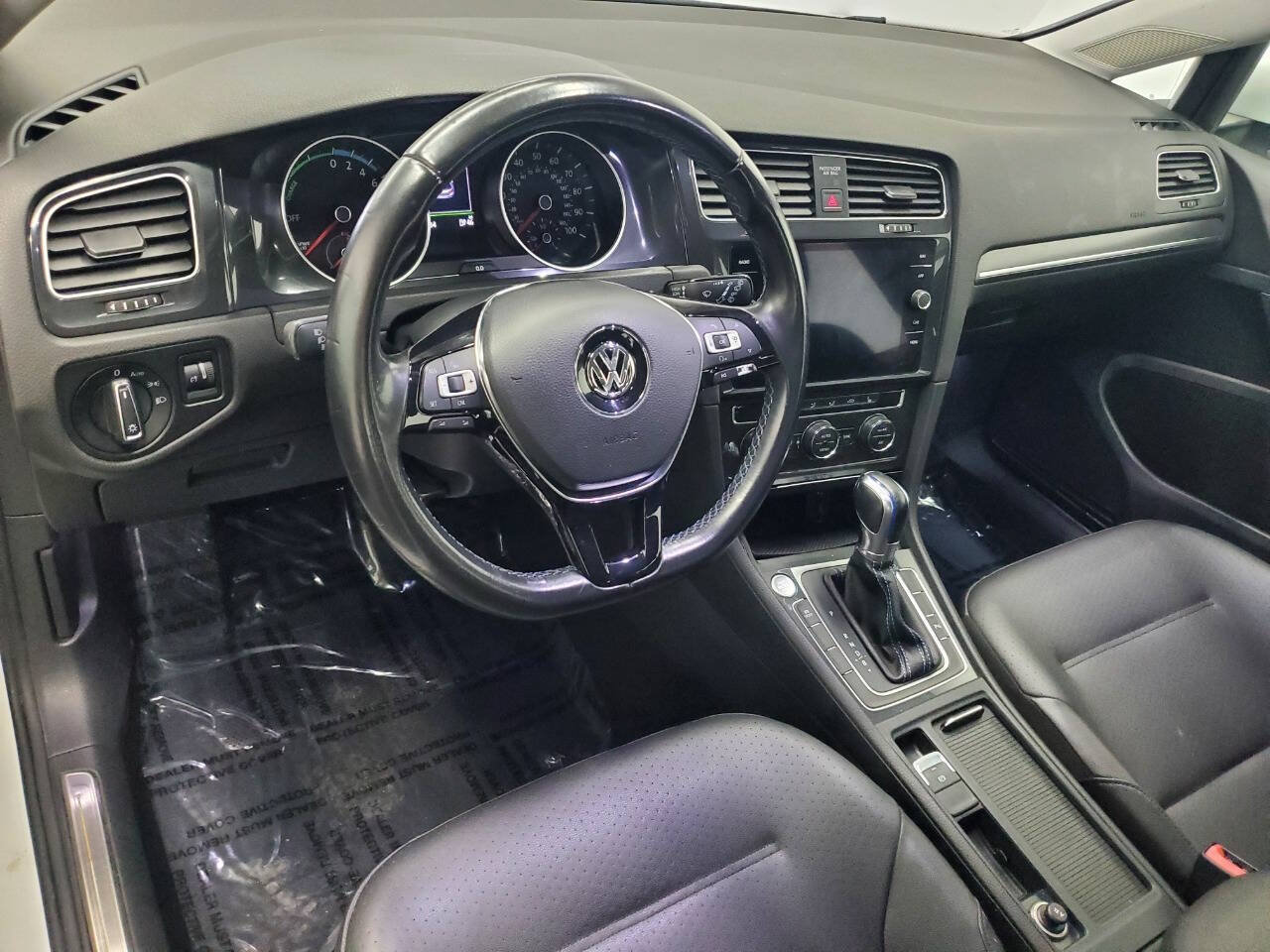 Used 2017 Volkswagen e-Golf SEL Premium FWD image 8