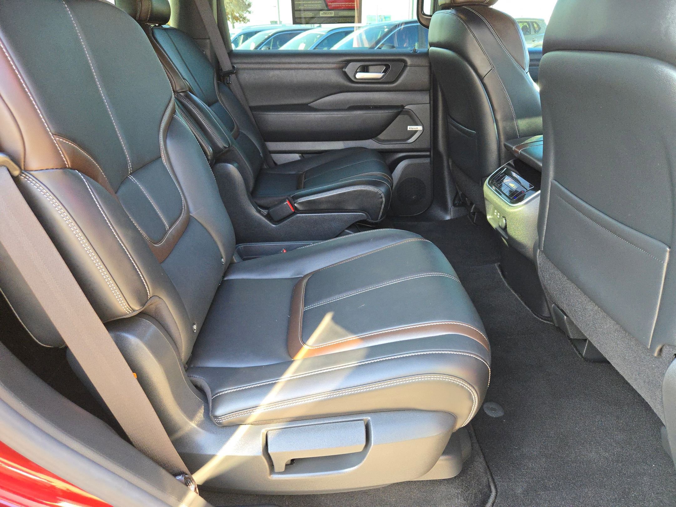 Certified 2025 Nissan Armada SL w/ Captain's Chari Seat Package image 28