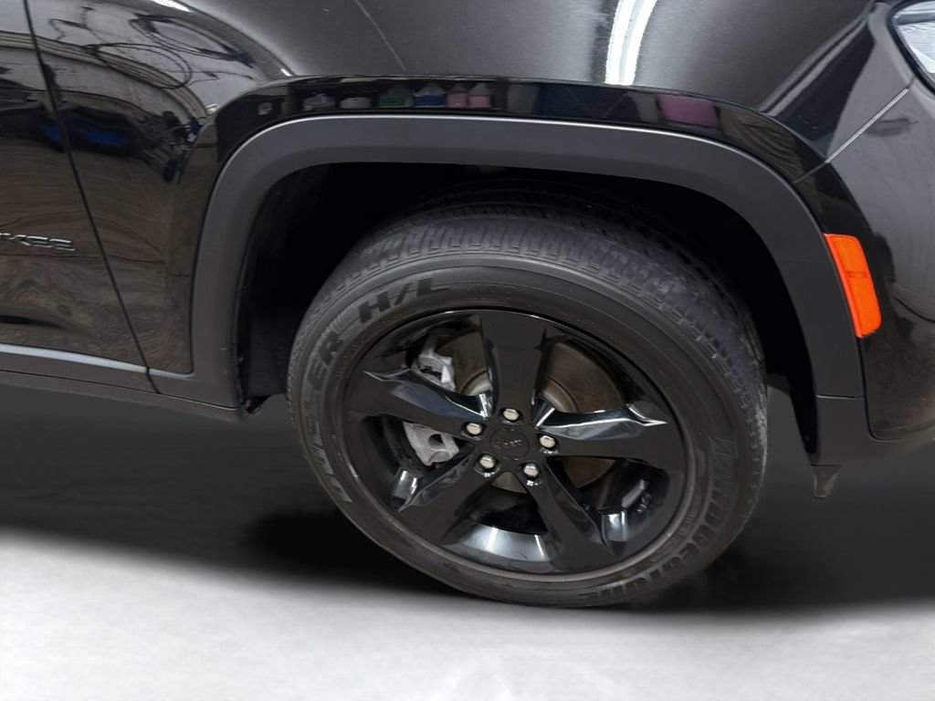 Used 2024 Jeep Grand Cherokee L Laredo AWD/4WD image 29