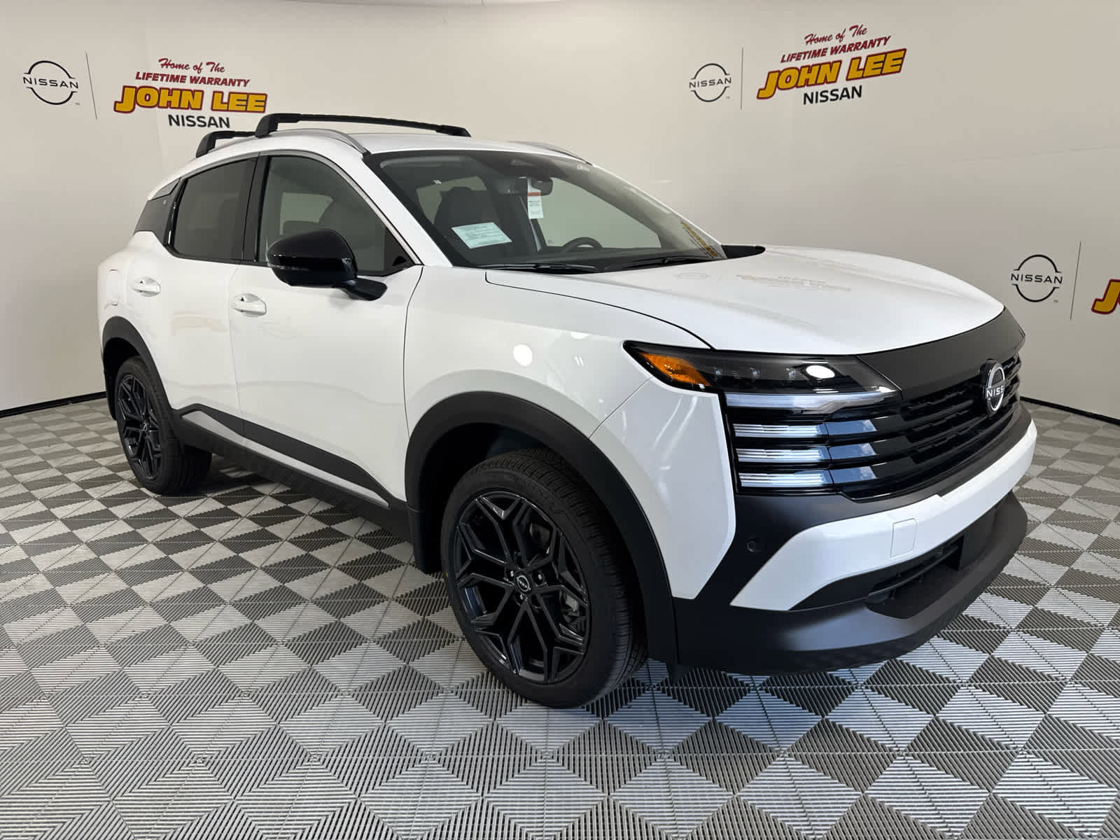 New 2026 Nissan Kicks SR w/ Illumination Package image 8