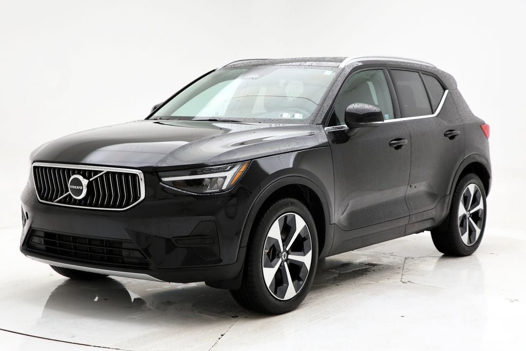 Used 2025 Volvo XC40 B5 Core AWD/4WD video 2