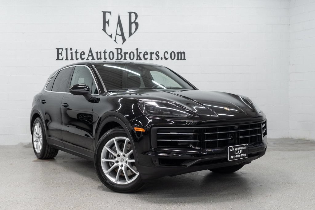 Used 2024 Porsche Cayenne AWD/4WD image 57