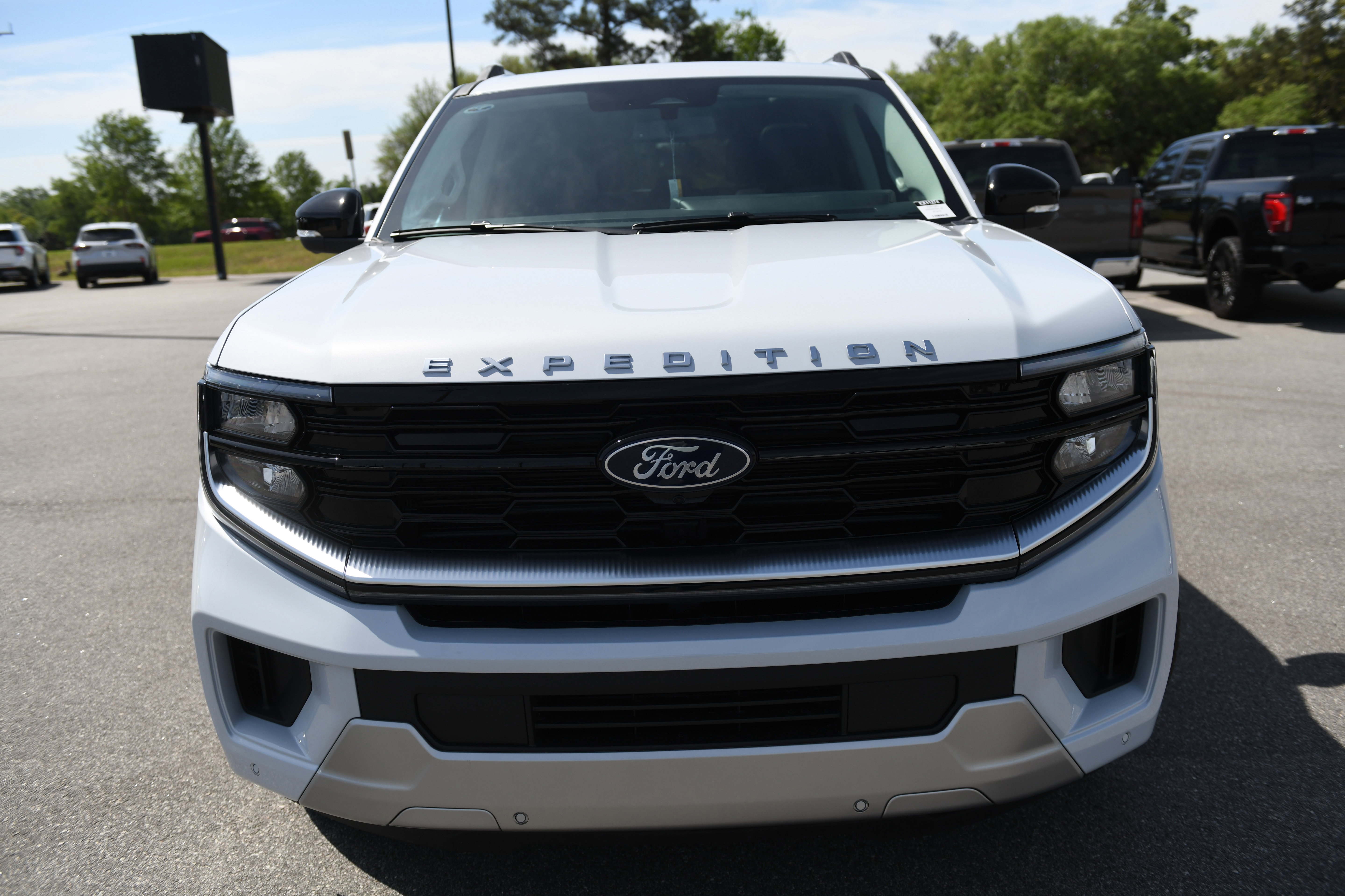 New 2026 Ford Expedition Max Platinum image 7