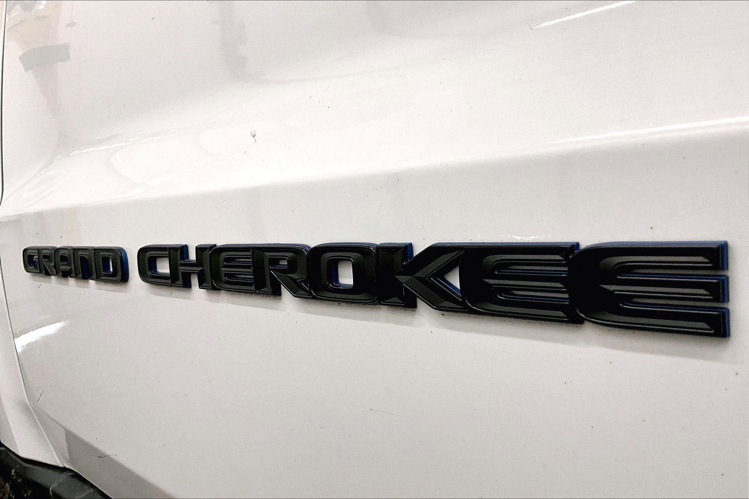 Used 2018 Jeep Grand Cherokee Laredo image 13