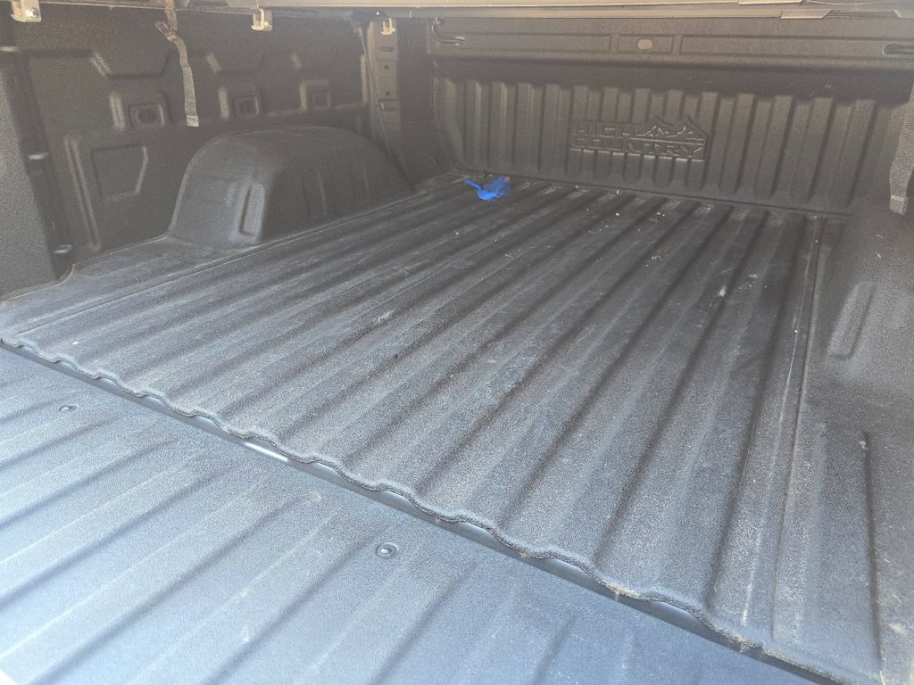 Used 2024 Chevrolet Silverado 1500 High Country w/ Technology Package AWD/4WD image 19