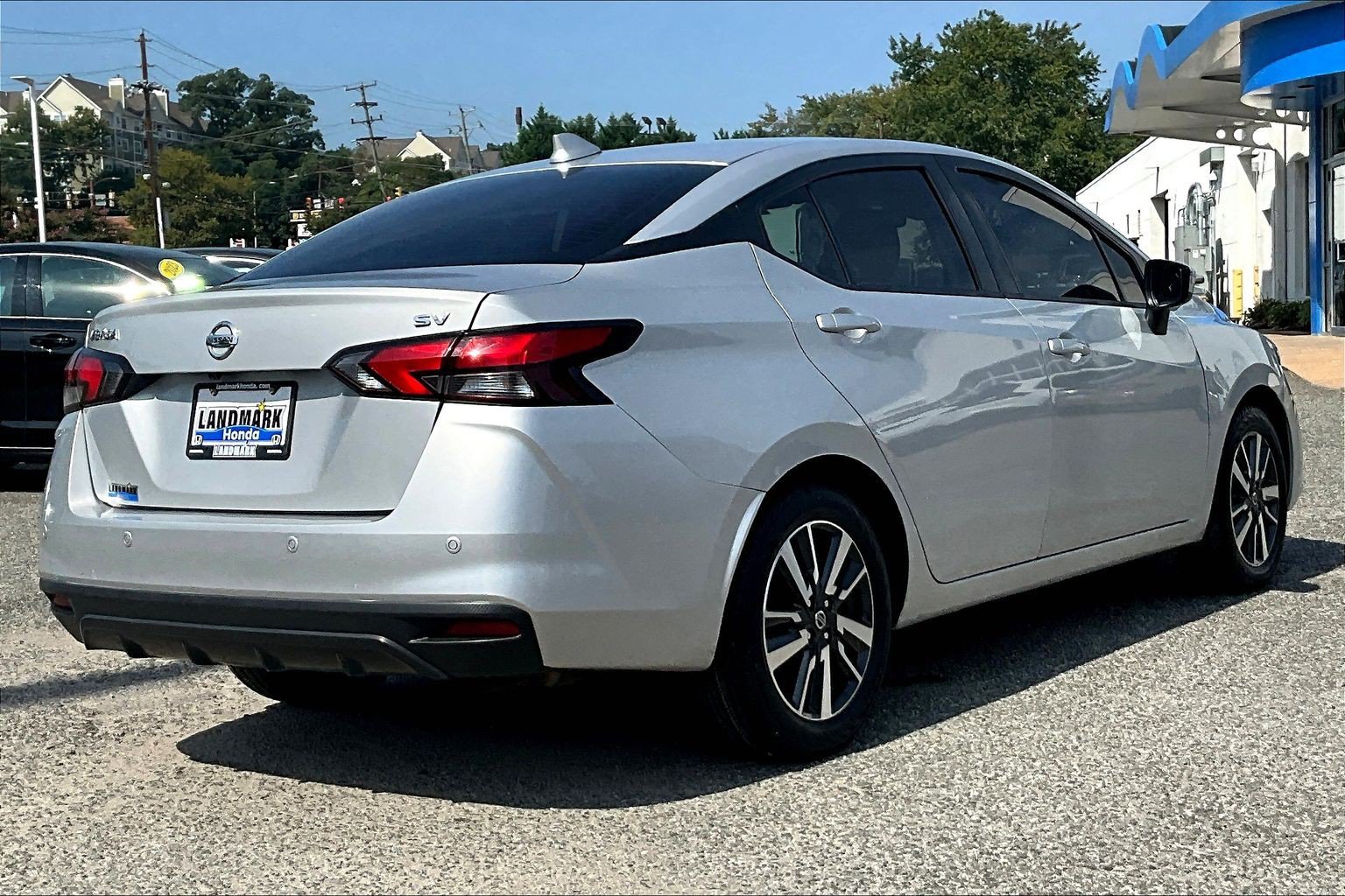 Used 2021 Nissan Versa SV FWD image 2
