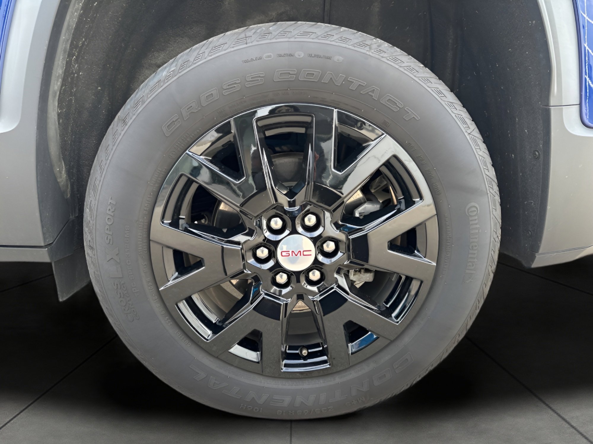 Used 2023 GMC Acadia SLT w/ Technology Package image 11