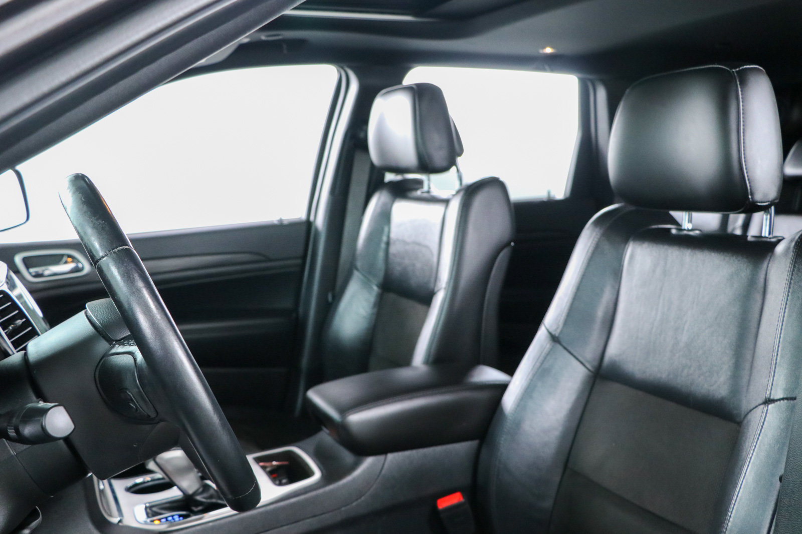 Used 2021 Jeep Grand Cherokee Laredo X AWD/4WD image 24