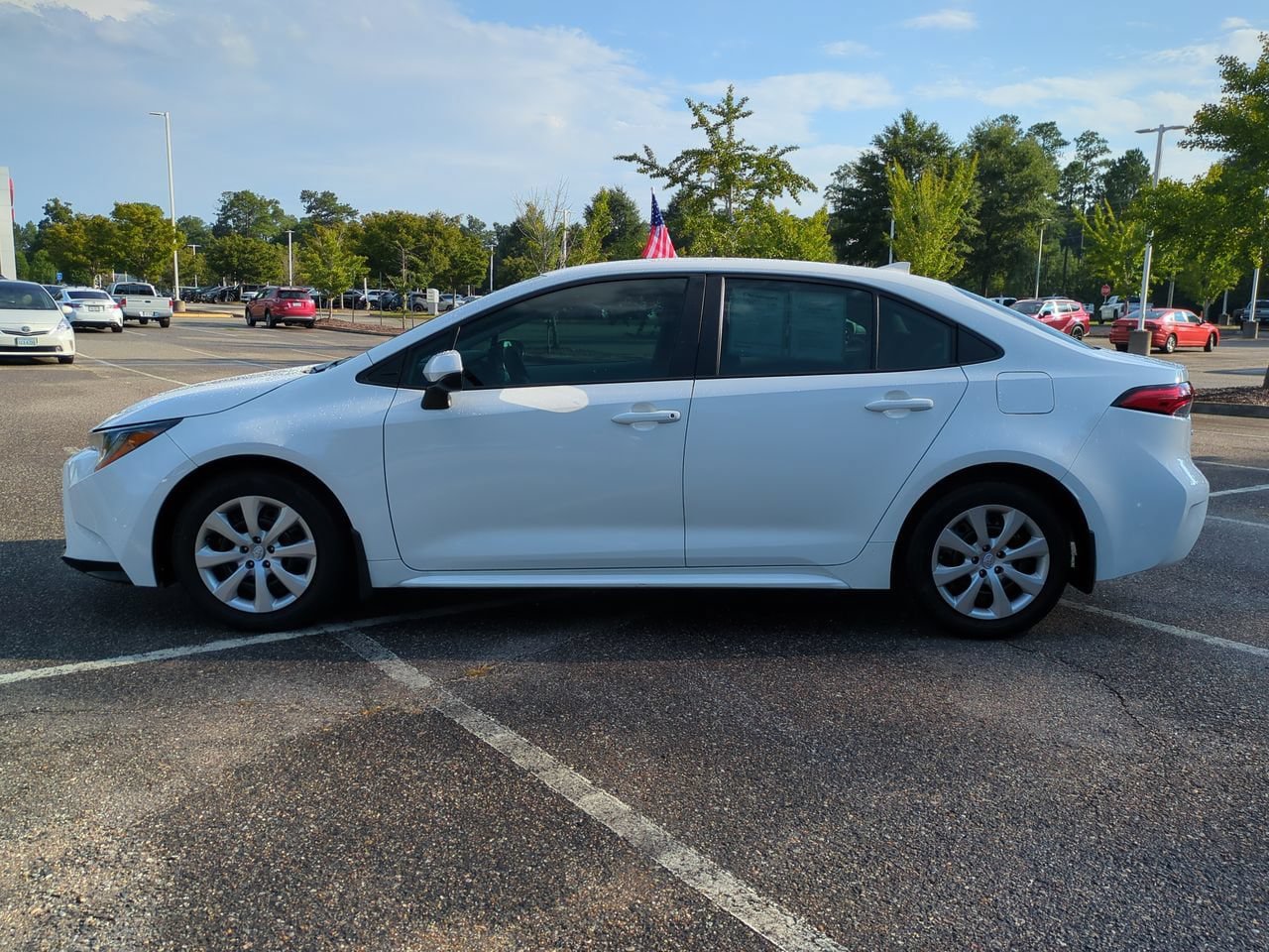 Used 2026 Toyota Corolla LE FWD image 7