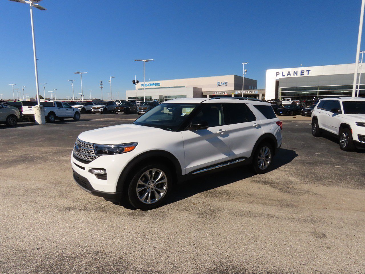 Certified 2023 Ford Explorer Limited w/ Equipment Group 301A image 2