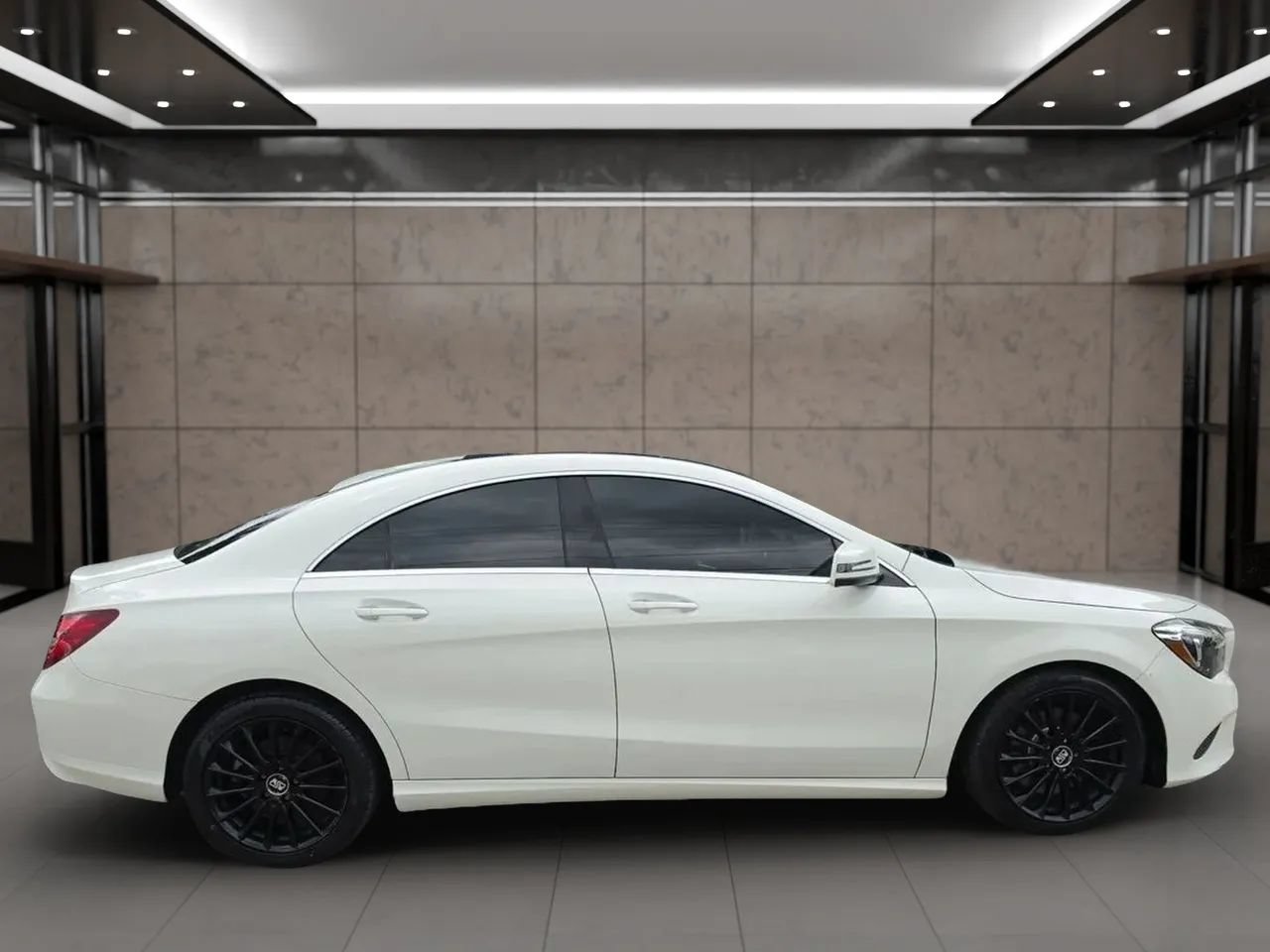 Used 2017 Mercedes-Benz CLA 250 4MATIC image 3