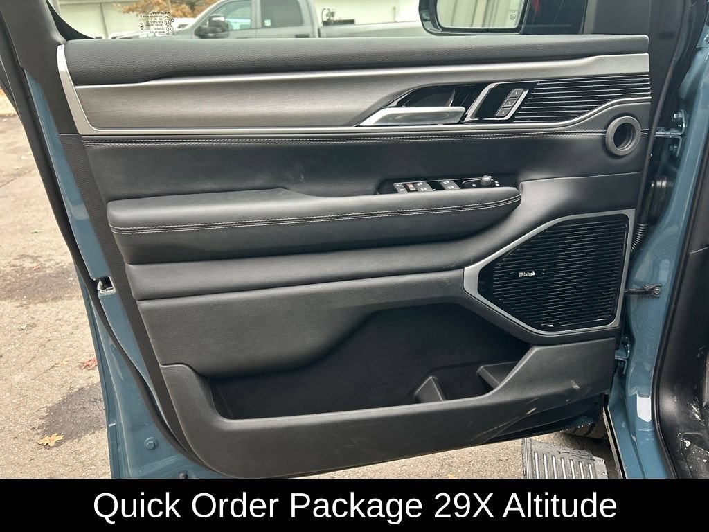New 2026 Jeep Grand Wagoneer L Limited w/ Premium Group II AWD/4WD image 13