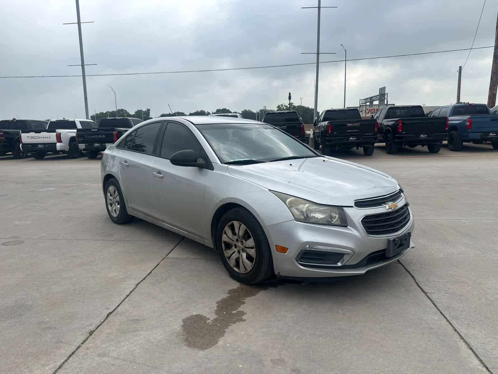 Used 2015 Chevrolet Cruze LS FWD image 2
