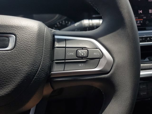 Used 2022 Jeep Compass Latitude FWD image 25