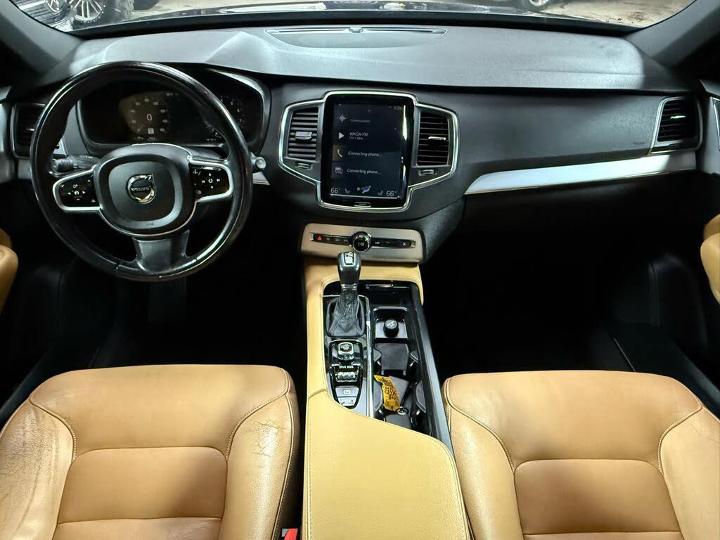 Used 2018 Volvo XC90 T5 Momentum w/ Convenience Package FWD image 9