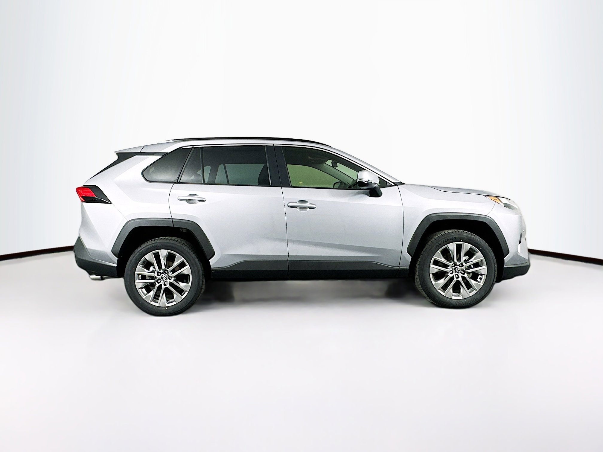 Used 2025 Toyota RAV4 XLE Premium w/ Weather Package FWD image 10