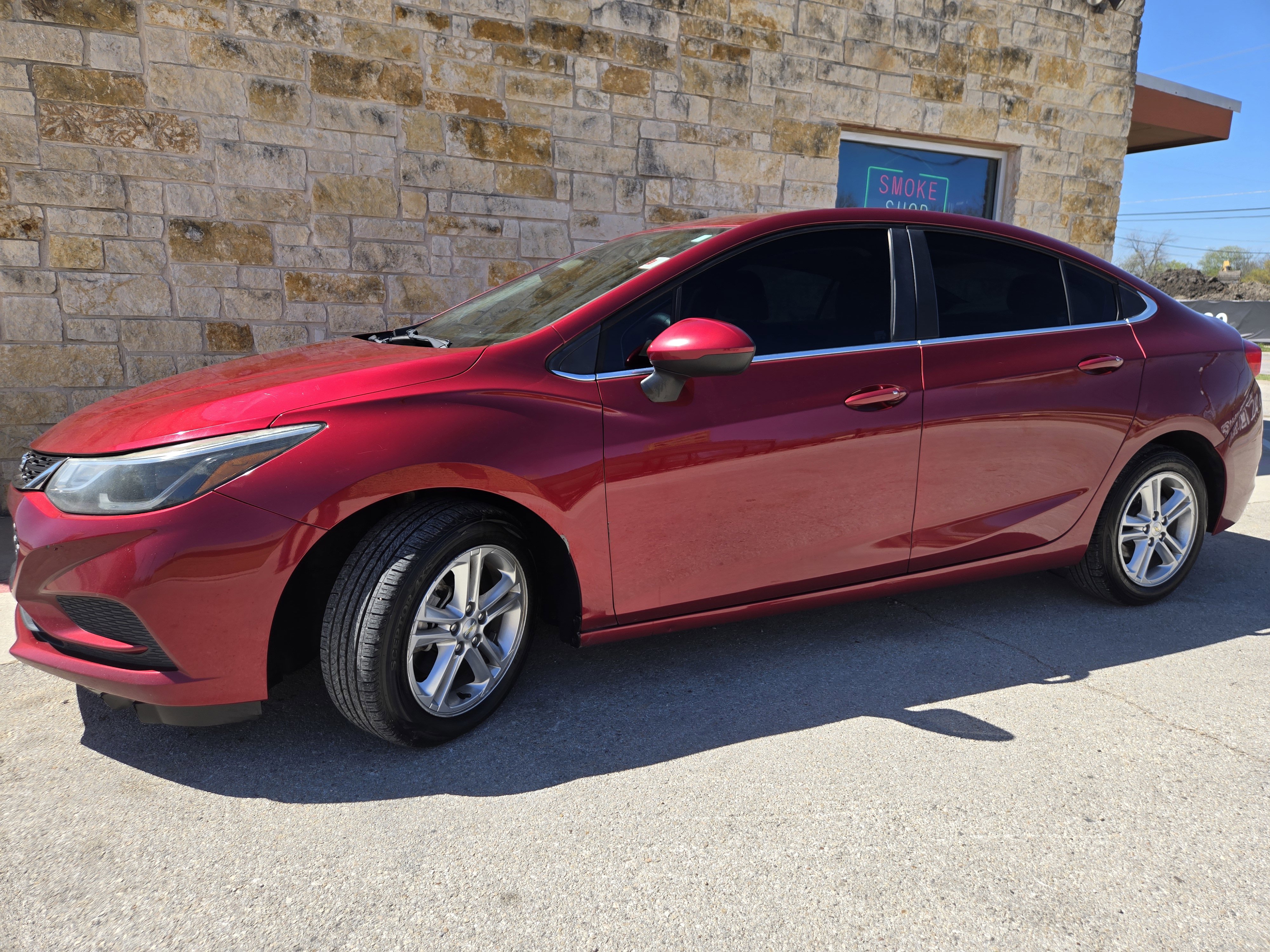 Used 2017 Chevrolet Cruze LT FWD image 2