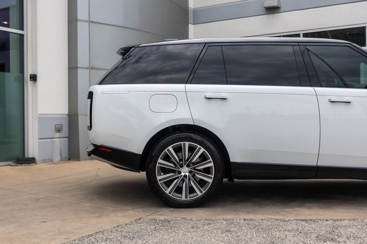 Used 2025 Land Rover Range Rover Long Wheelbase Autobiography AWD/4WD image 7
