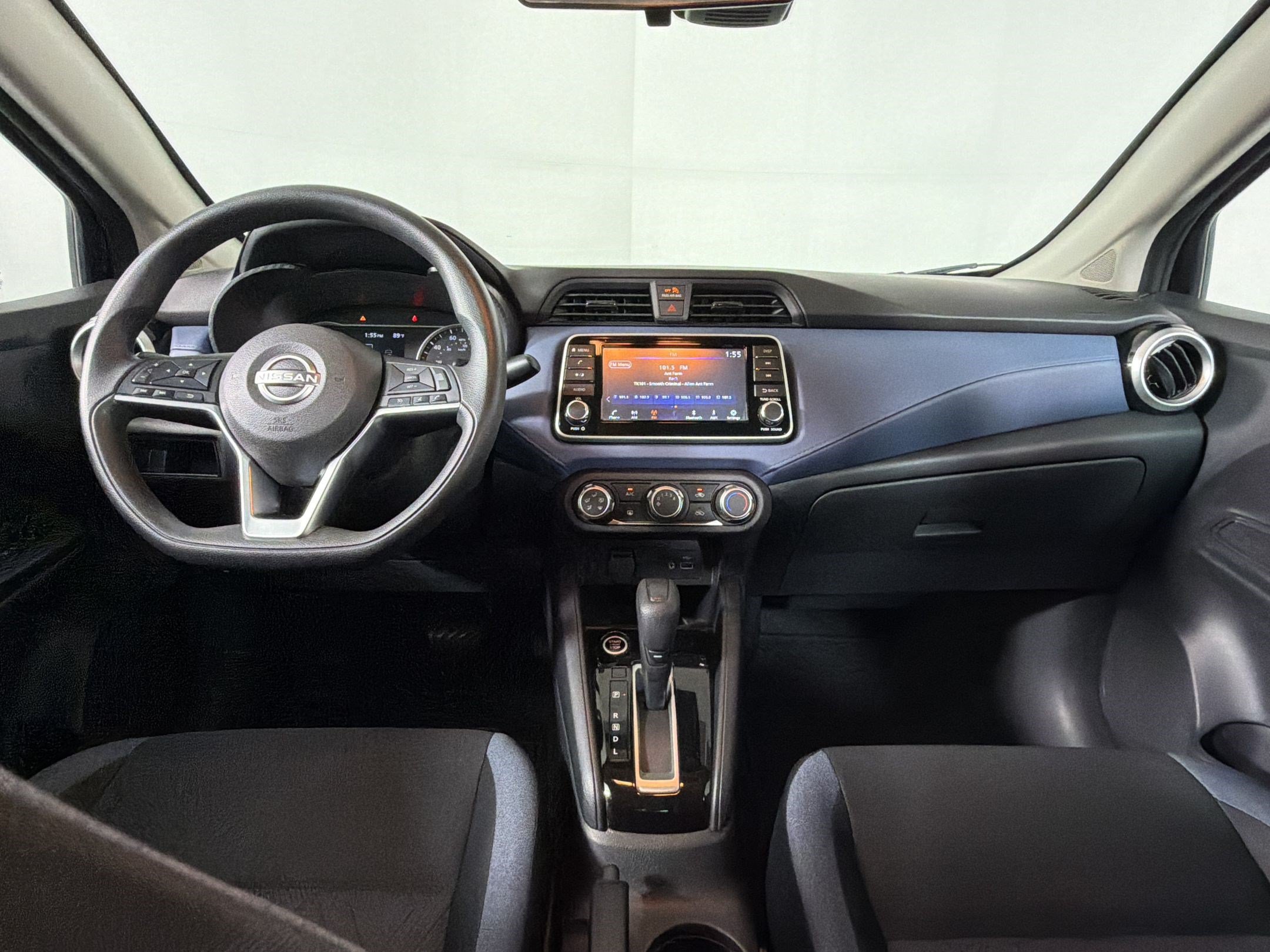 Used 2023 Nissan Versa SV FWD image 14