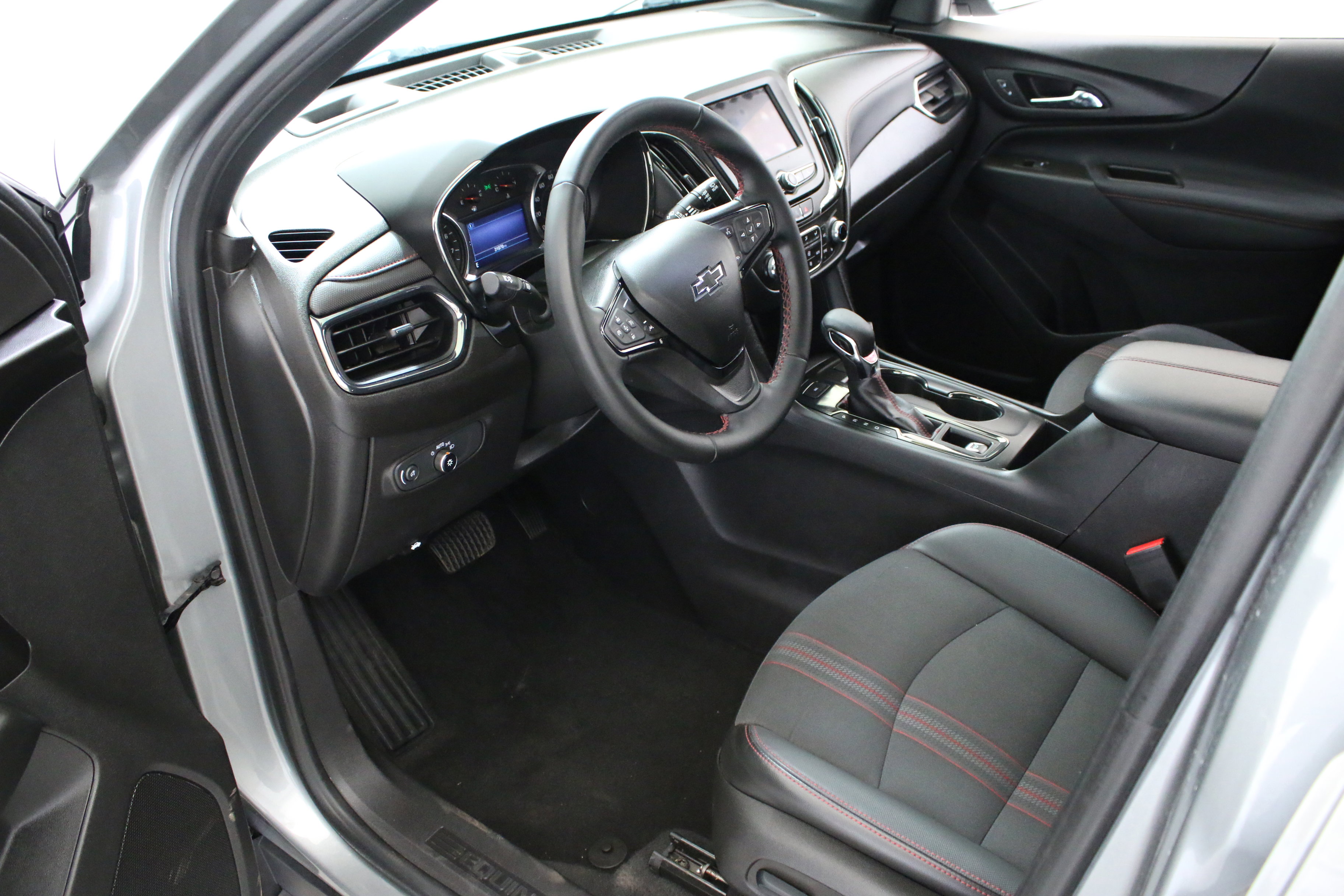 Used 2023 Chevrolet Equinox RS AWD/4WD image 24