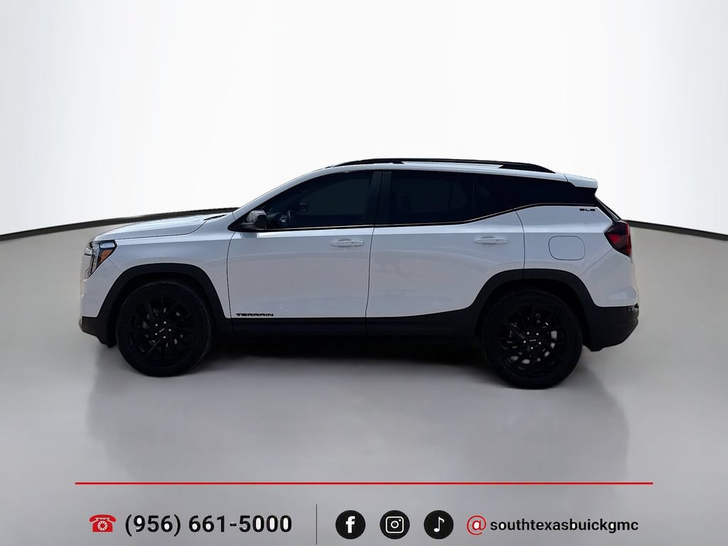 Used 2024 GMC Terrain SLE w/ Driver Convenience Package FWD image 4