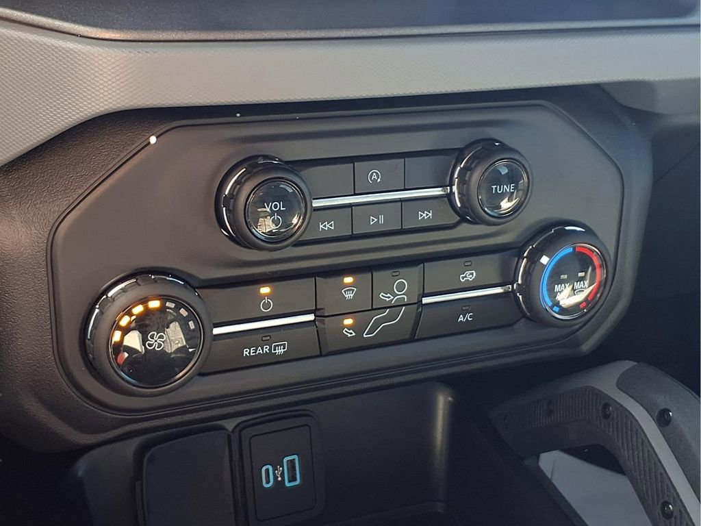 Used 2024 Ford Bronco Big Bend image 7