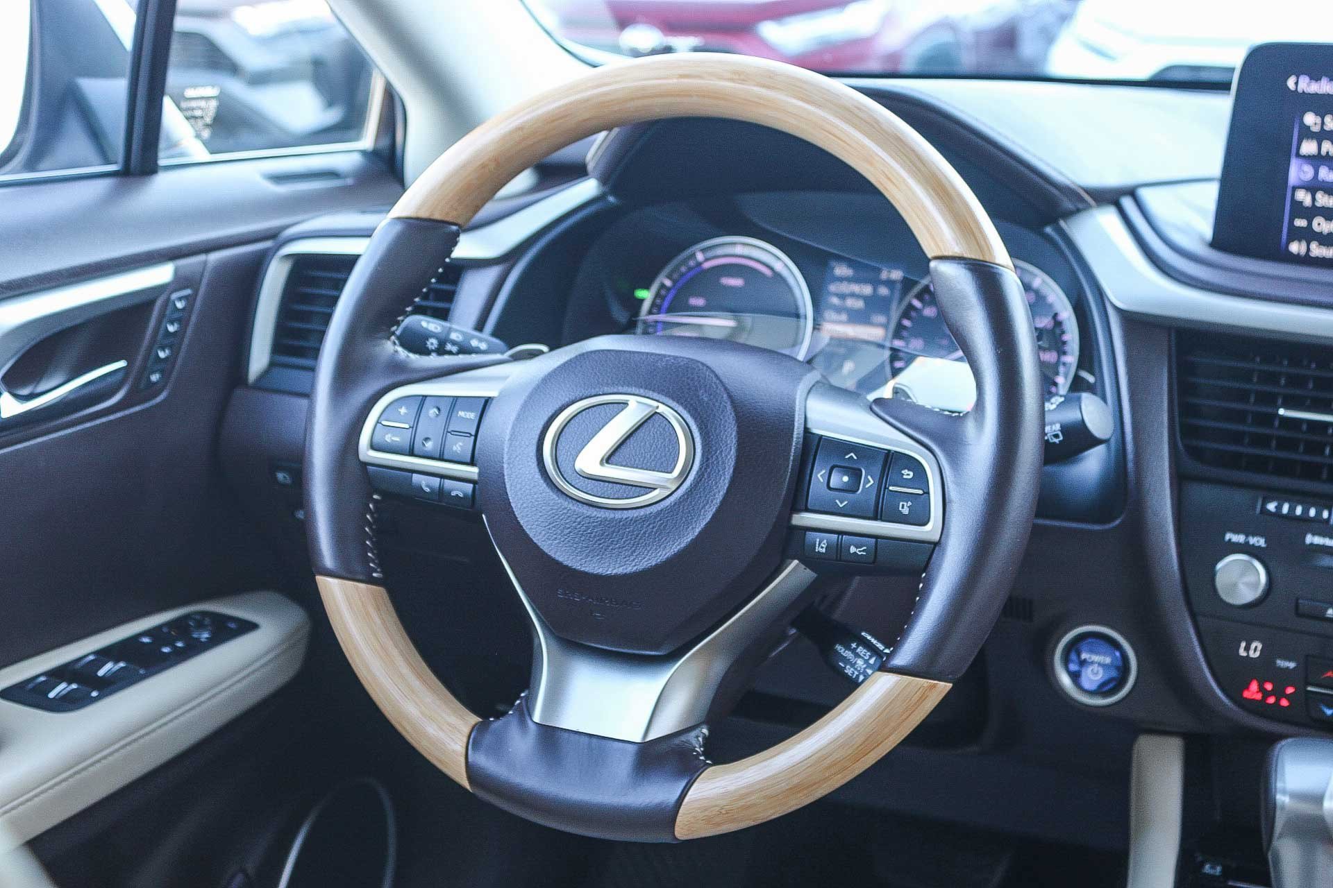 Used 2020 Lexus RX 450hL AWD w/ Premium Package image 16