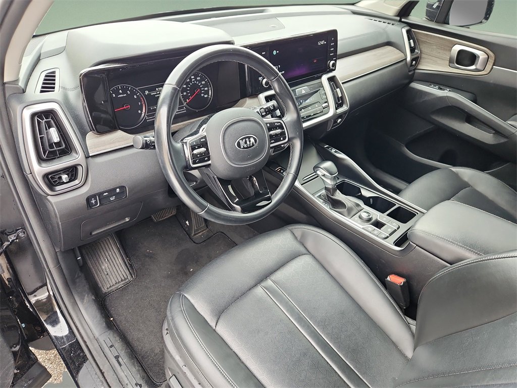 Used 2021 Kia Sorento EX w/ EX AWD X-Line Package image 12