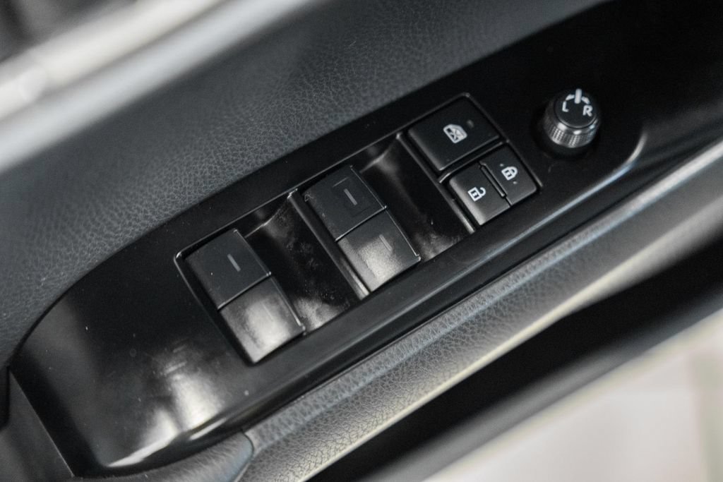 Used 2025 Toyota Camry LE FWD image 32